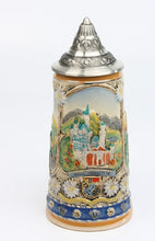 Load image into Gallery viewer, Bierkrug mit Spitzdeckel Relief Panorama Schloss Neuschwanstein bunt 500 ml
